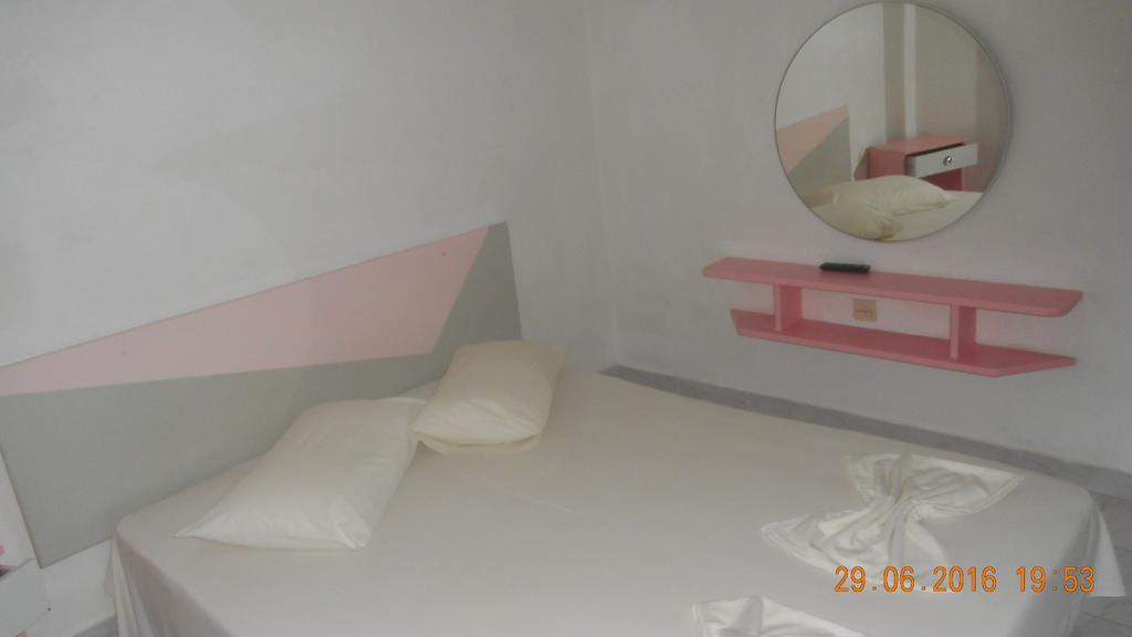 Dimis Studios And Apartments Olympiakí Aktí Luaran gambar