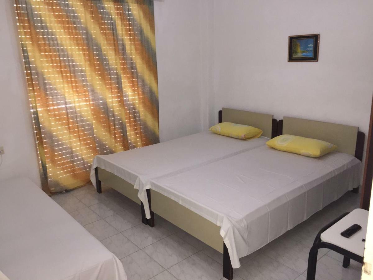 Dimis Studios And Apartments Olympiakí Aktí Luaran gambar
