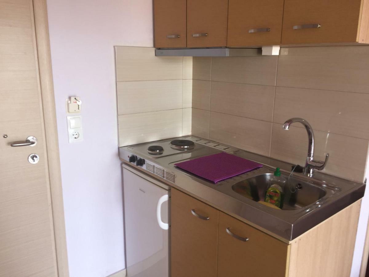 Dimis Studios And Apartments Olympiakí Aktí Luaran gambar